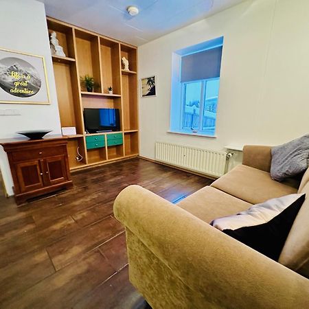 Akureyri Central Apartment Экстерьер фото
